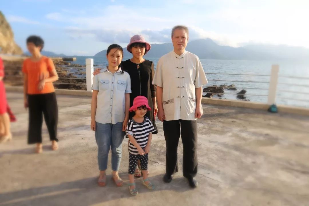 孩子晚上12點未回家，媽媽的處理方式讓人意外！