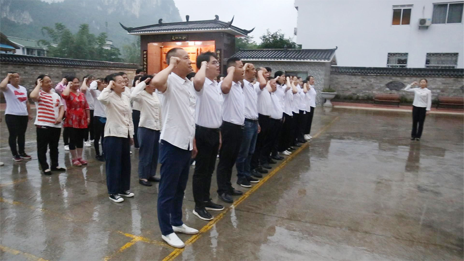 1731831573469373.jpg 1590054090190388.jpg